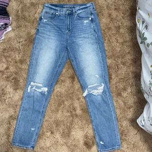 AE Ripped Mom Jean